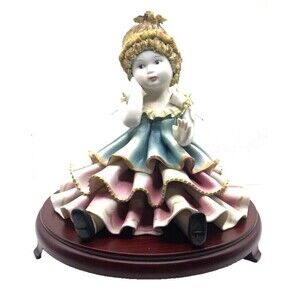 Sorelle Fine Porcelain Hand Painted Bella 5D1263  in the Sorelle blue box